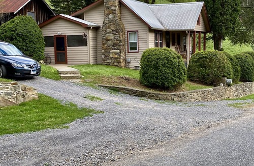 Burnsville House | Home on 10 Acres - Easy Access - SUPER CLEAN - Burnsville - Pensacola