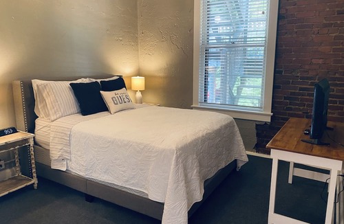 Jonesborough Apartment | Unique 1 Bedroom Apartment in the heart of downtown Jonesborough