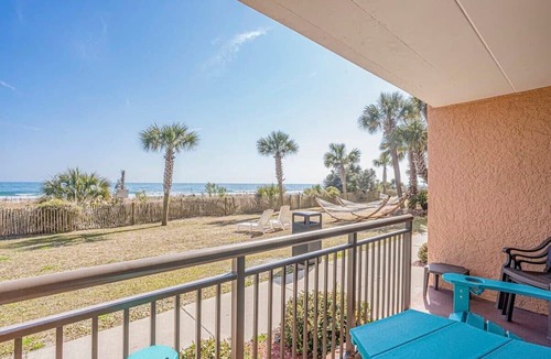 Myrtle Beach Condo | Great 1st floor unit that looks right out onto the beach with direct access