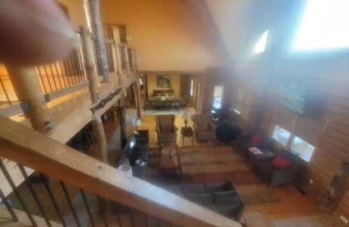 Kabletown Cabin | Amazing Spacious Log Cabin 15K Sq-Hot Tubs-Mountain Views