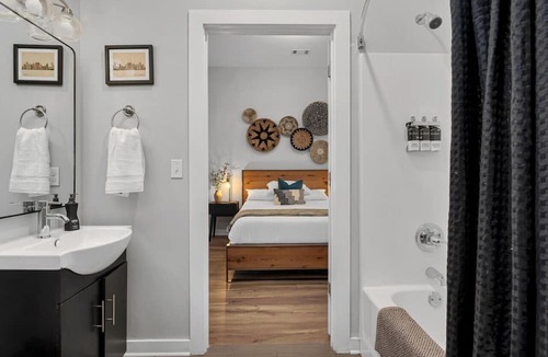 Hillsboro Village Condo | 1st Floor & No Steps by Vanderbilt, Belmont & Food