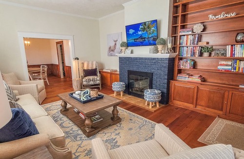 West Jefferson House | Walk to Downtown West Jefferson | Luxury 5BR Mountain Estate