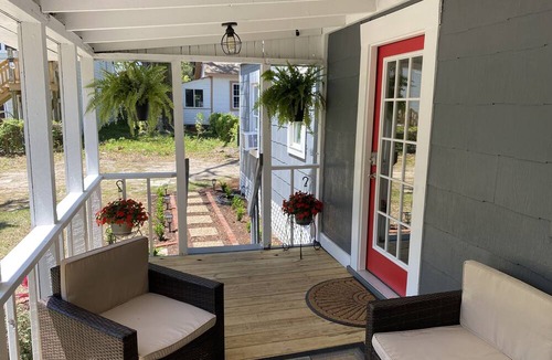 Port Royal House | Newly Renovated 2 Bedroom 1 Bath