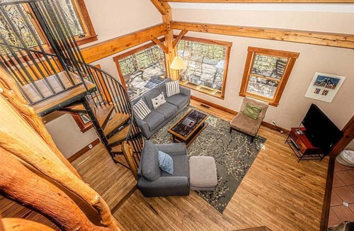 Bryson City Cabin | Experience the serene beauty of Bryson City in the cozy 2-bedroom Laurel Branch cabin