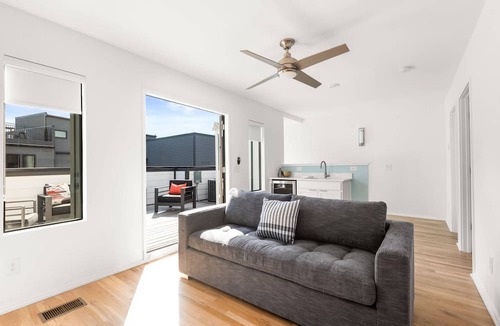 East Nashville Condo | MC ~ Luxury Condo Near Downtown w/Parking & Private Rooftop ~ Walk to 5-Points Restaurants and Bars
