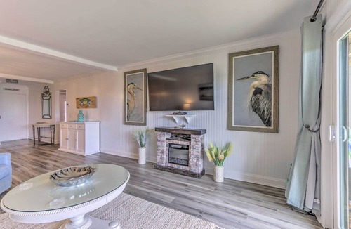 Oceanmarsh Subdivision Condo | Harbor Island Beach Retreat - Steps to Ocean!