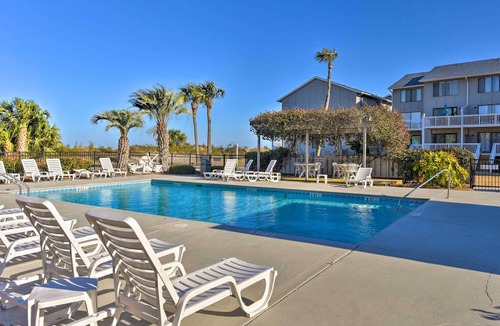 Oceanmarsh Subdivision Condo | Harbor Island Beach Retreat - Steps to Ocean!