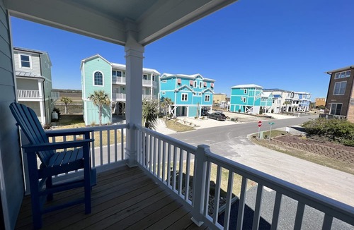 Sunset Beach House | Custom 3BR 3BA with Private Pool & Elevator - new in 2022