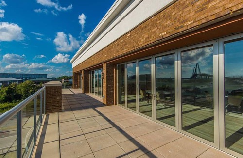 Mount Pleasant Condo | Free Breakfast Buffet. Outdoor Pool. Great Location!