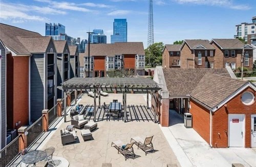 Rutledge Hill Condo | Cute & Comfy! Walk 2 Bars! Free Parking!