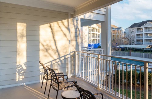 Pennington Bend Condo | Nashville | Live Music | Pool & Broadway | 2BR Condo