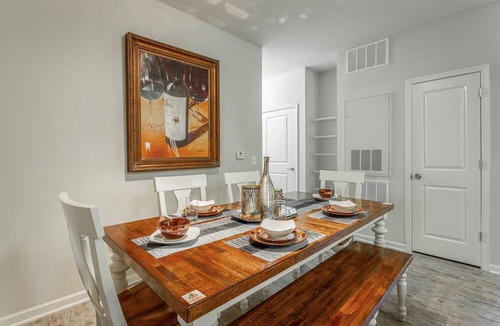 Ooltewah Apartment | ✪ Hidden Valley ✪ FREE Parking, Pool & Gym!