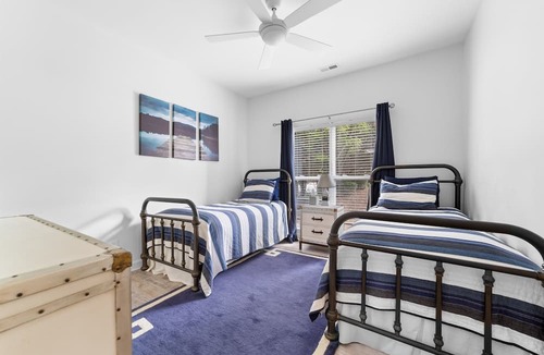 Cornelius Condo | Club Moe - Beautiful Waterfront LKN Condo - Lake Norman Vacation Rental