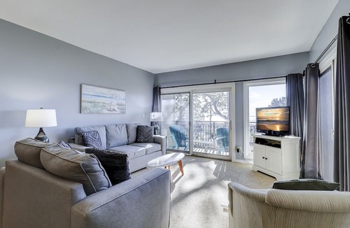 South Beach Condo | 1874 Beachside Tennis- Calibogue Sound views from every room.