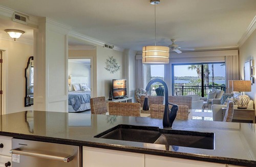South Beach Condo | 1851 Beachside Tennis - Gorgeous Vies of Calibogue Sound!