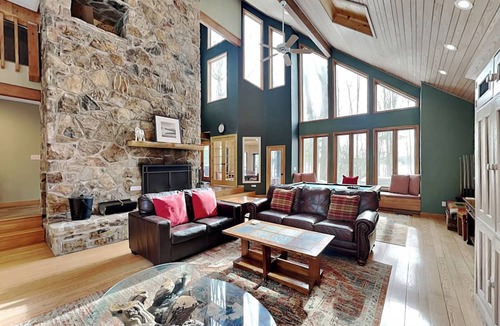 Swanton House | Shoreline Chateau | Private Dock, Fire Pit, Views!