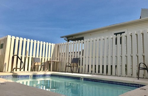 Carolina Beach Condo | Top Floor Condo w Unobstructed Ocean Views