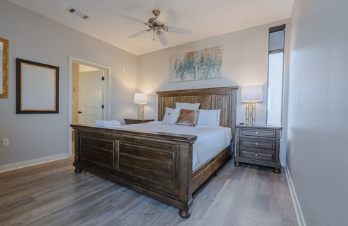 Rolling Mill Hill Condo | Luxurious Downtown Corner 2 bd 2bth-#220