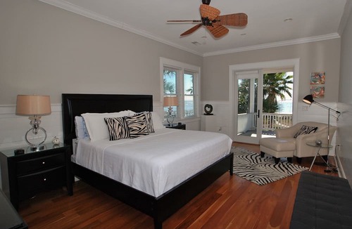 Isle of Palms House | Oceanfront/Sleeps 18/Lady Poseidon/Elevator/Pool & Heatable Spa