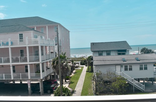 Crescent Beach Condo | Bubbles Up. Ocean View Corner Unit in Coconut Grove. North Myrtle Beach, SC
