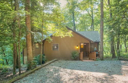 Blairsville Cabin | Holly Cabin on Town Creek, in the NE Mountains of Blairsvillen2 WEEKS MAX STAY!