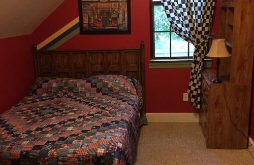 Albertville House | Beautiful Cottage Close To The Lake And Everything You Could Ever Need.
