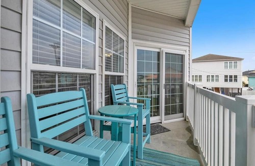Cherry Grove Beach Condo | PierWatch II 102 | Second-row Six Bedroom Condo
