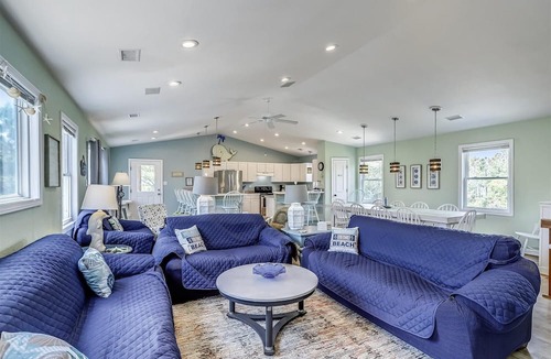 Whalehead Beach Apartment | 1325 - Whale of Fortune - Large Corolla Home Near Beach + Private Pool