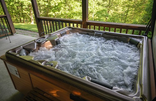 Caton Cabin | Trollhaugen—Enjoy Spring and Summer in the Great Smoky Mountains