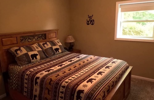 La Follette House | NORRIS LAKE FRONT RENTALS: SHANGHAI LAKE VIEW PARADISE WITH DOCK SLIPS & VIEWS