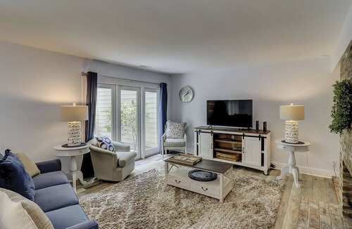 Shipyard Plantation Condo | Updated Baths w New TVs Nice 2 BR Townhome Bikes & Beach Gear included