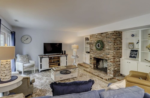 Shipyard Plantation Condo | Updated Baths w New TVs Nice 2 BR Townhome Bikes & Beach Gear included