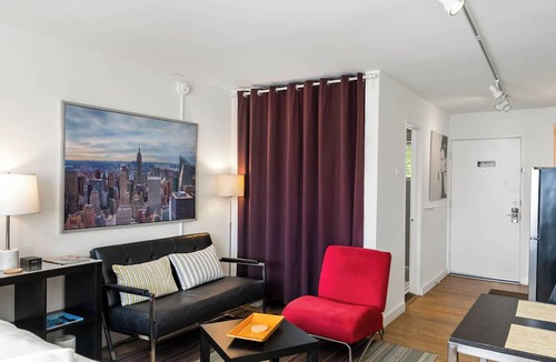 Brookwood Apartment | (CPC) Chic Studio with Glass Walk In Shower and Free Parking