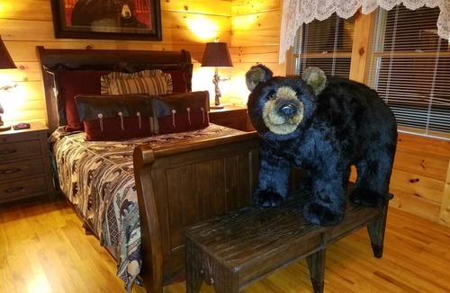 Maggie Valley Cabin | MOUNTAIN JOY COTTAGES #10- BIG BEAR