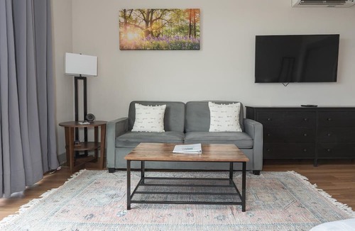 Asheville Apartment | Studio King Suite with Kitchen | 302