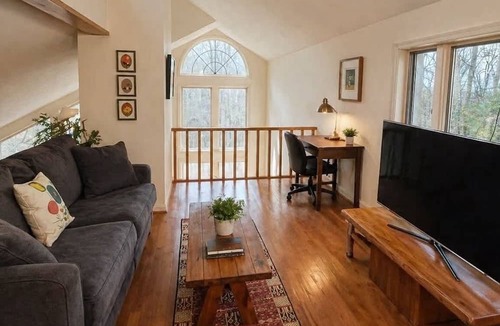 Berkeley Springs Cabin | Hot Tub, Fire Pit, Deck, Screened Porch & More