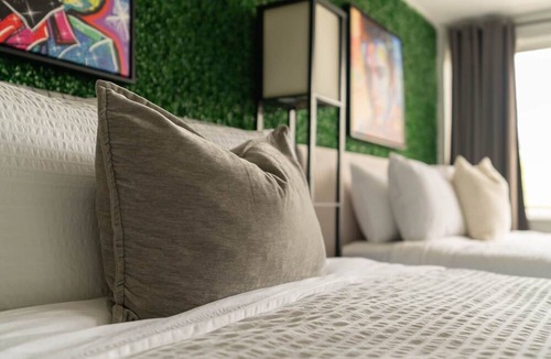Fort Sanders Apartment | Studio South (On UT Campus & Free Parking)
