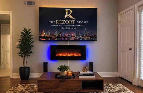SoNo Apartment | Stylish Downtown Atlanta Apartment Steps from Peachtree St