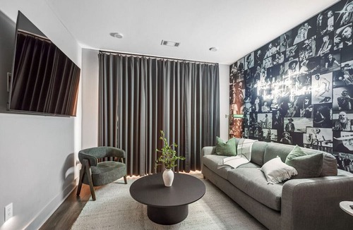 Rolling Mill Hill Apartment | THE Place: Chic 1BR|Heart of Nashville|Rooftop|Gym