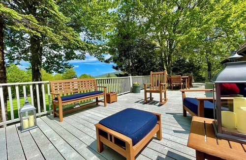 Beech Mountain Cabin | Home on the Range/Luxury Cabin on Beech Mtn Golf Course/Hot Tub/Sleeps 13
