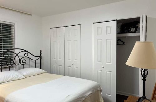 Atlanta Apartment | 3 Queen + 1 twin bed/2 Full baths Luxury Apartment