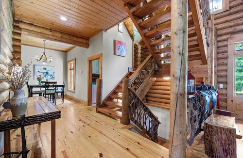 Pikeville Cabin | Gorgeous 4-bedroom cabin on the lake in fabulous Fall Creek Falls!