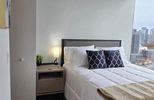 Music Row Apartment | Luxe 1-Bed Corner Suite in Music Row Nashville - Coworking, Gym, Skyline Views