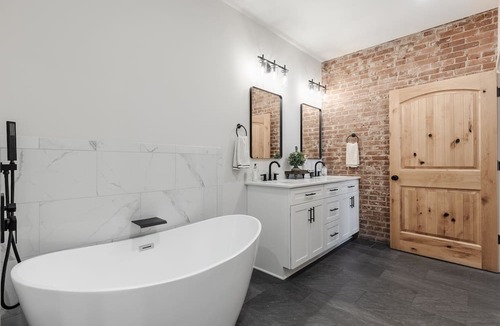 Spartanburg Apartment | Downtown Spartanburg Apt. | Stay Fizzy
