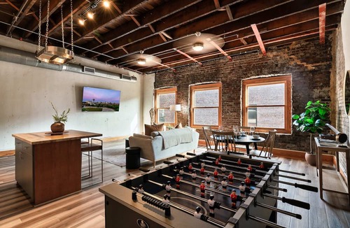 Old City Apartment | 1 Mile to Downtown Knoxville・Cozy Historic Loft