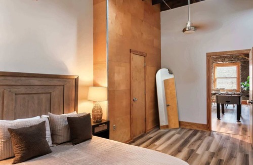 Old City Apartment | 1 Mile to Downtown Knoxville・Cozy Historic Loft