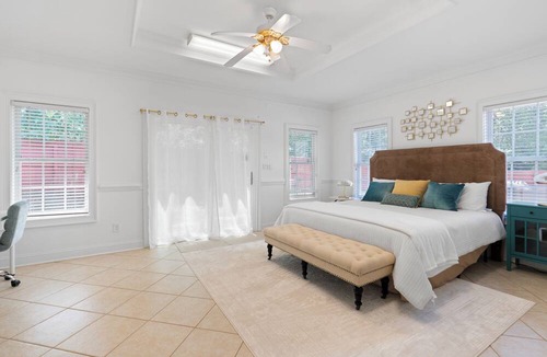 Suwanee Apartment | Welcome to Pool Azul! Guest House & Pool. Two King Size Beds.