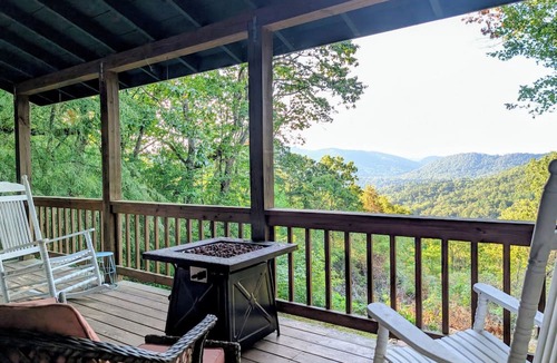 Screamer Mountain Cabin | Hummingbirds Haven w/Heavenly Mountain Views Dog Friendly!