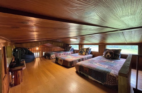 Morganton Cabin | Cozy Cabin Retreat Lake James & Fonta Flora Trail