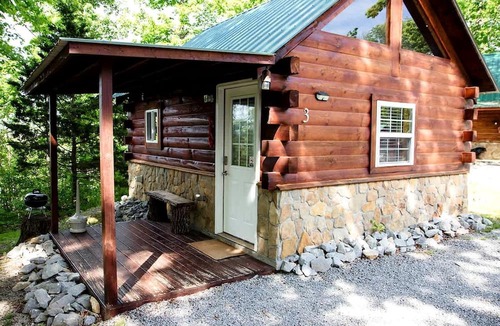 Columbia Cabin | Cozy Log Cabin near Cumberland Lake State Park, Perfect for an Outdoor Adventure